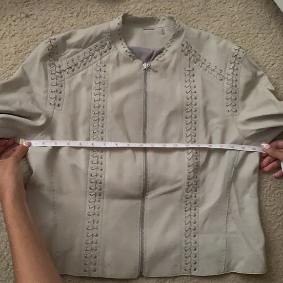 Leather jacket - Picture 5 of 6